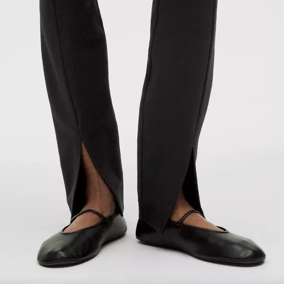 Lululemon pull on pant - Picture 2 of 8